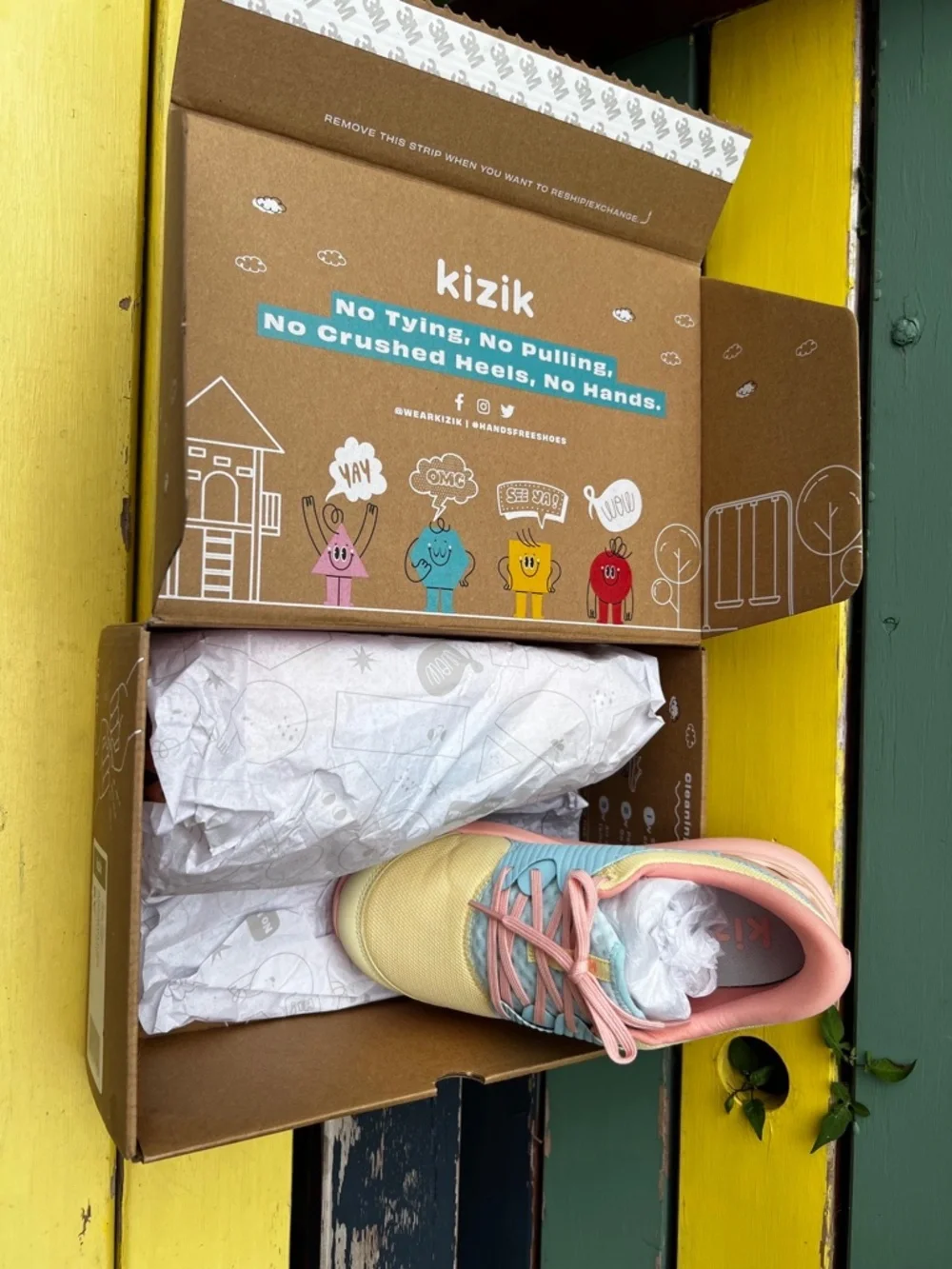 Kizik Anaheim “Birthday Cake” Tri-color 6Y New Slip-on Shoes